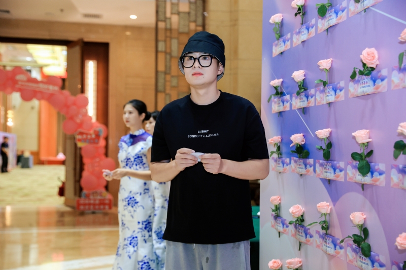 被驯服的象的第一张照片--海南中老年相亲网